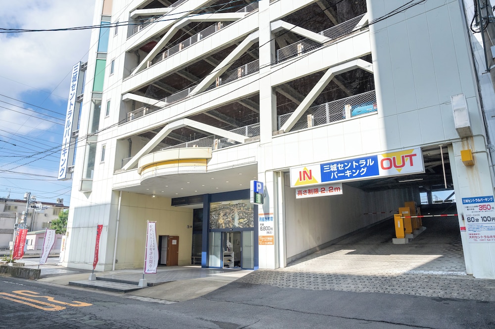 Omura Central Hotel 55/59