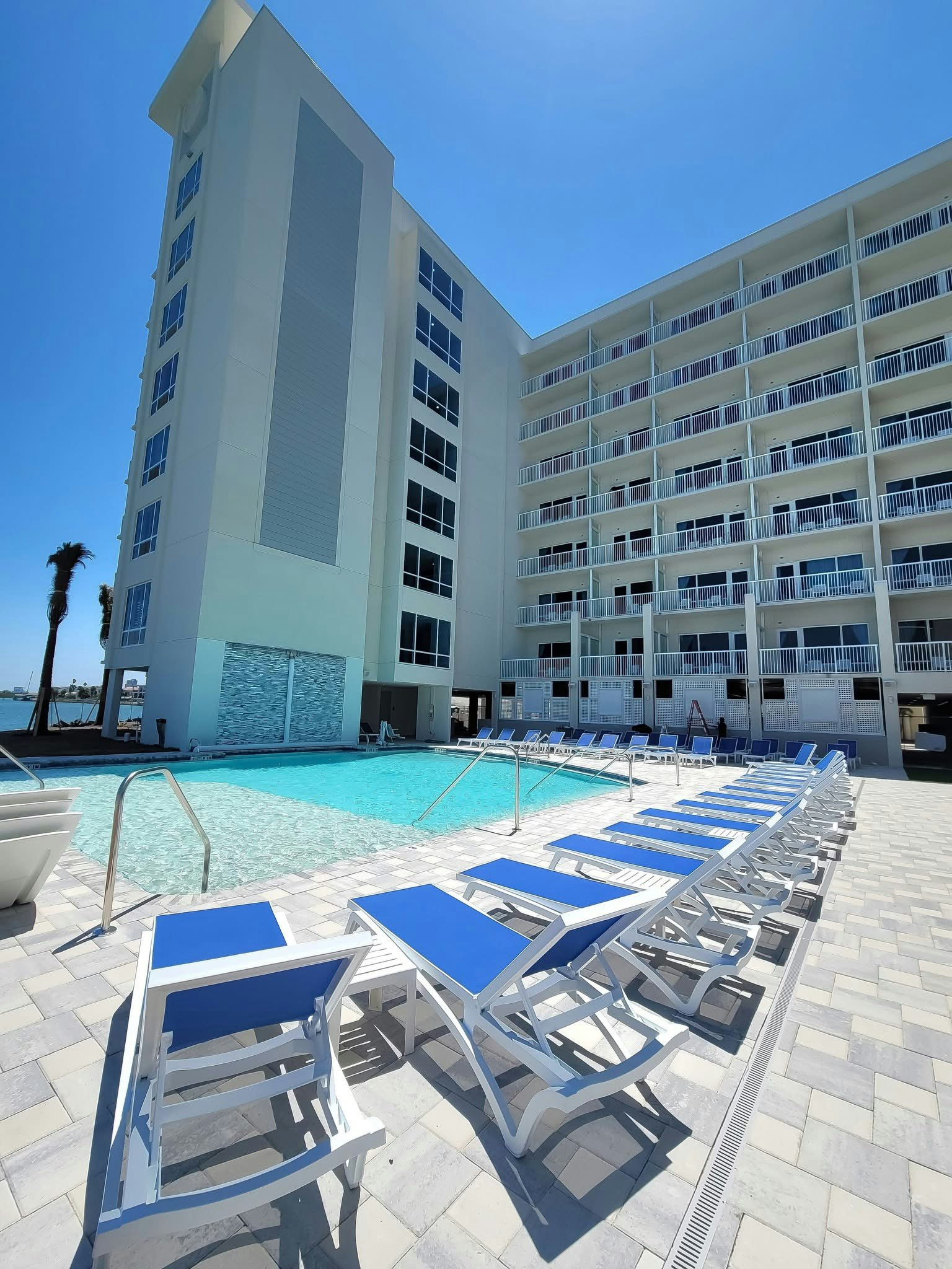 ChartHouse Clearwater Beach Marina Hotel 62/67