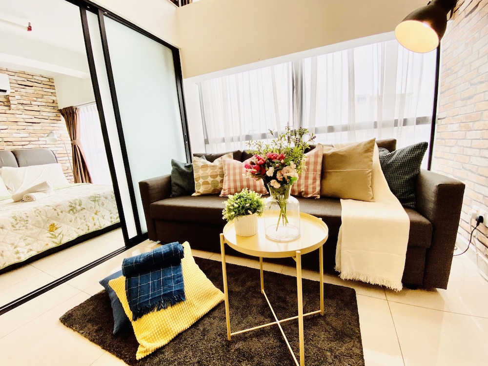 Chrisenbel Suites - Pinnacle Pj 24/37