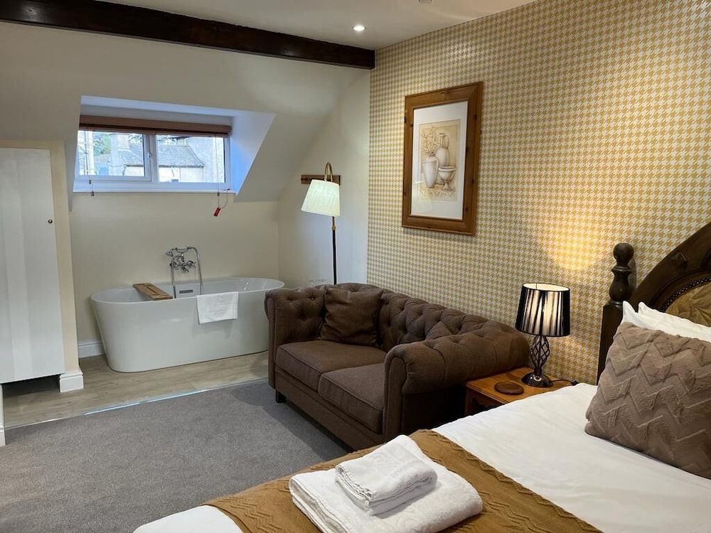 The Cottage 26/49