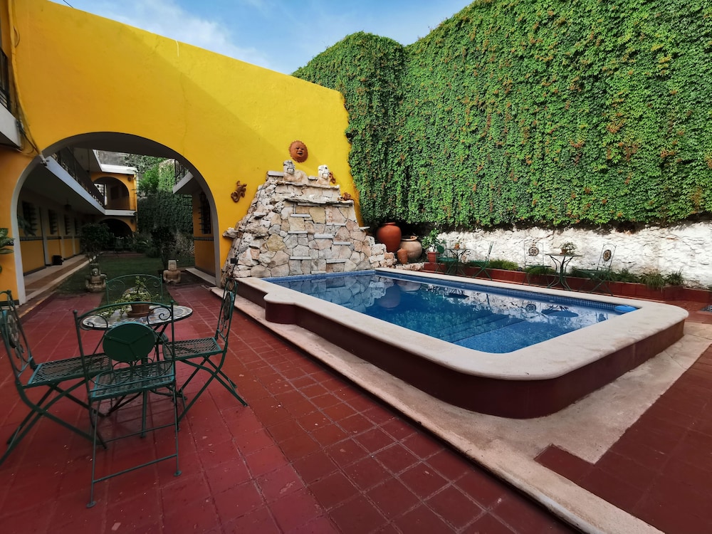 Hotel Mucuy 16/25