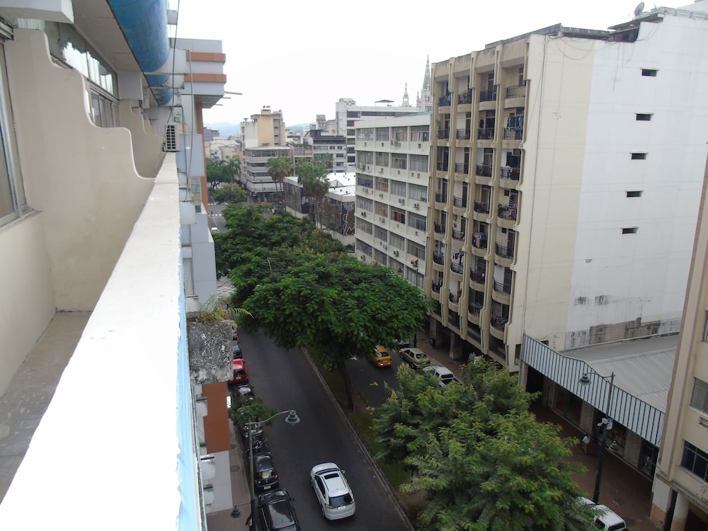 Hotel Malecon Inn 4/67