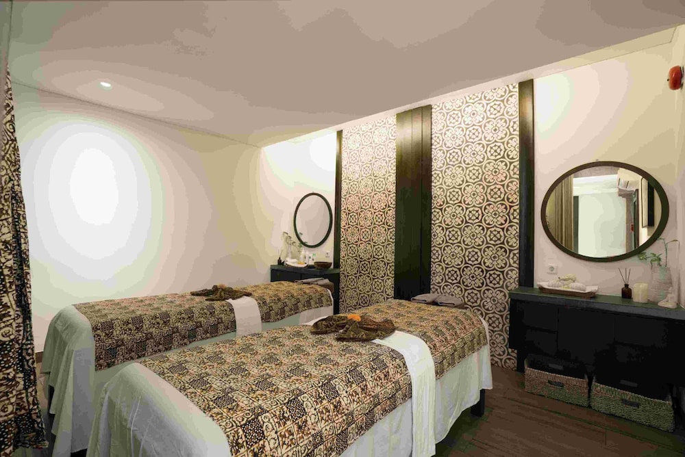 The Vira Bali Boutique Hotel & Suites 81/81