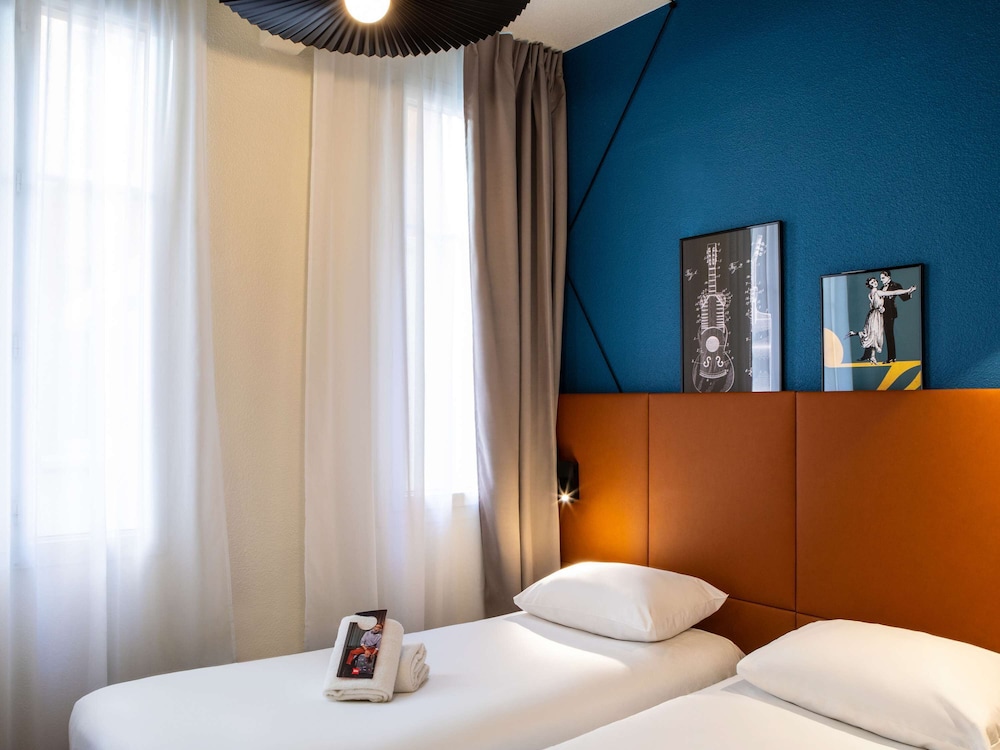 STANDARD, TWIN BEDS