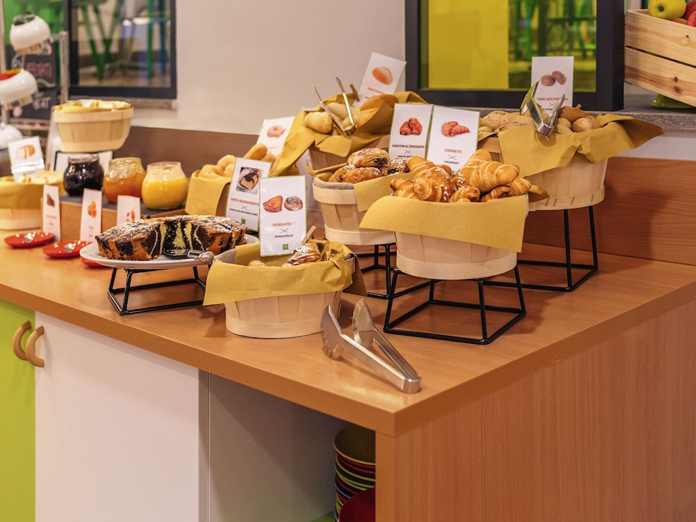 IBIS STYLES NAPOLI GARIBALDI 44/66