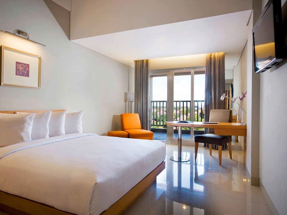 Hotel The Capital Surabaya 12/50