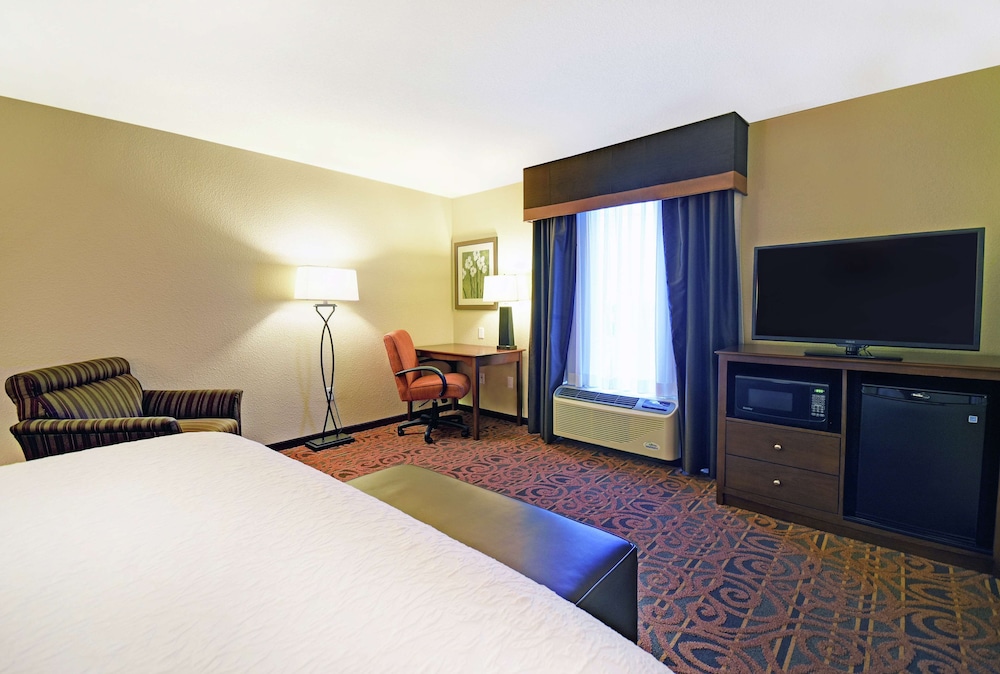 Hampton Inn and Suites Milwaukee Franklin 13/44