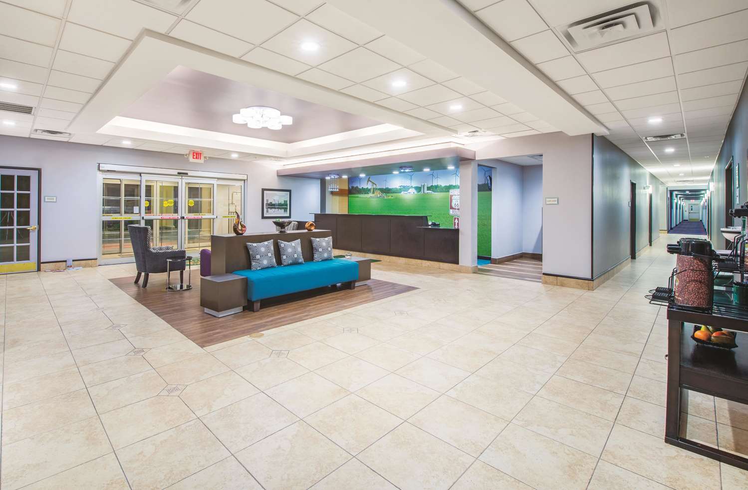 La Quinta Inn & Suites by Wyndham Tulsa Airpt / Expo Square 4/35