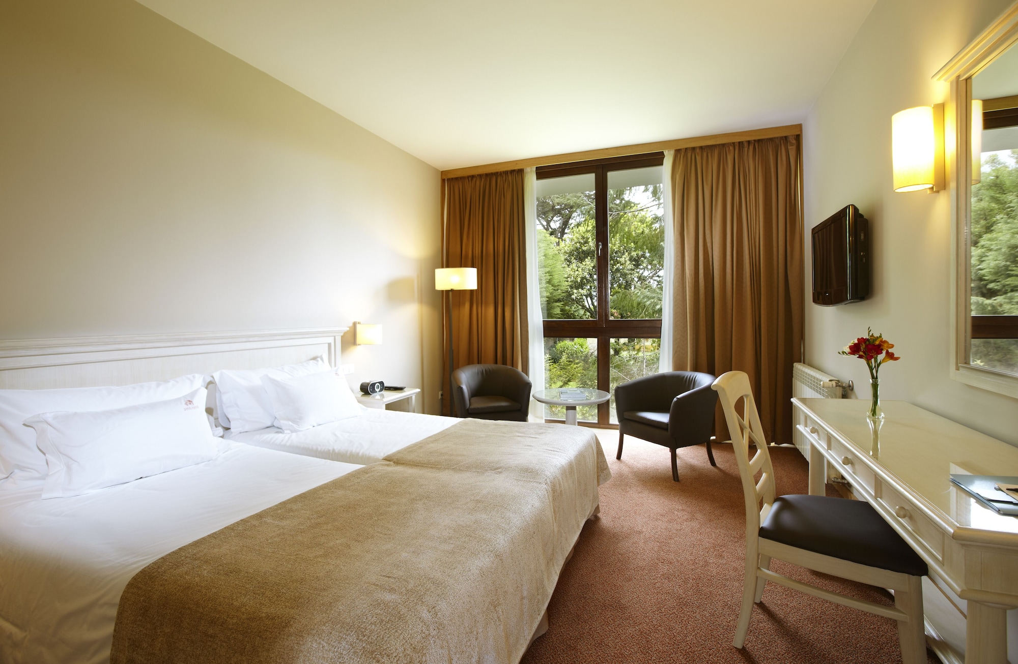 Standard, Twin Beds