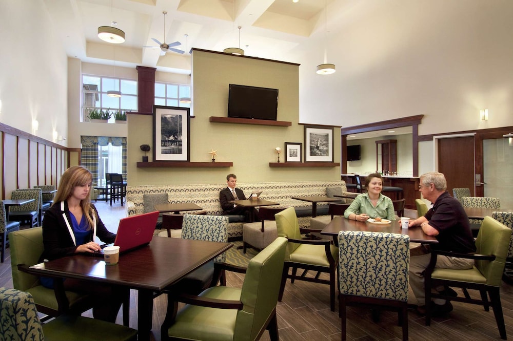 Hampton Inn Suites Providencew 37/42