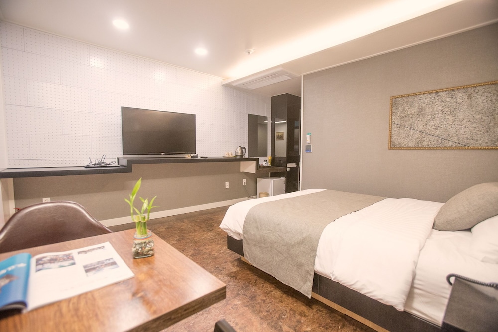 Hotel Major 2 25/51