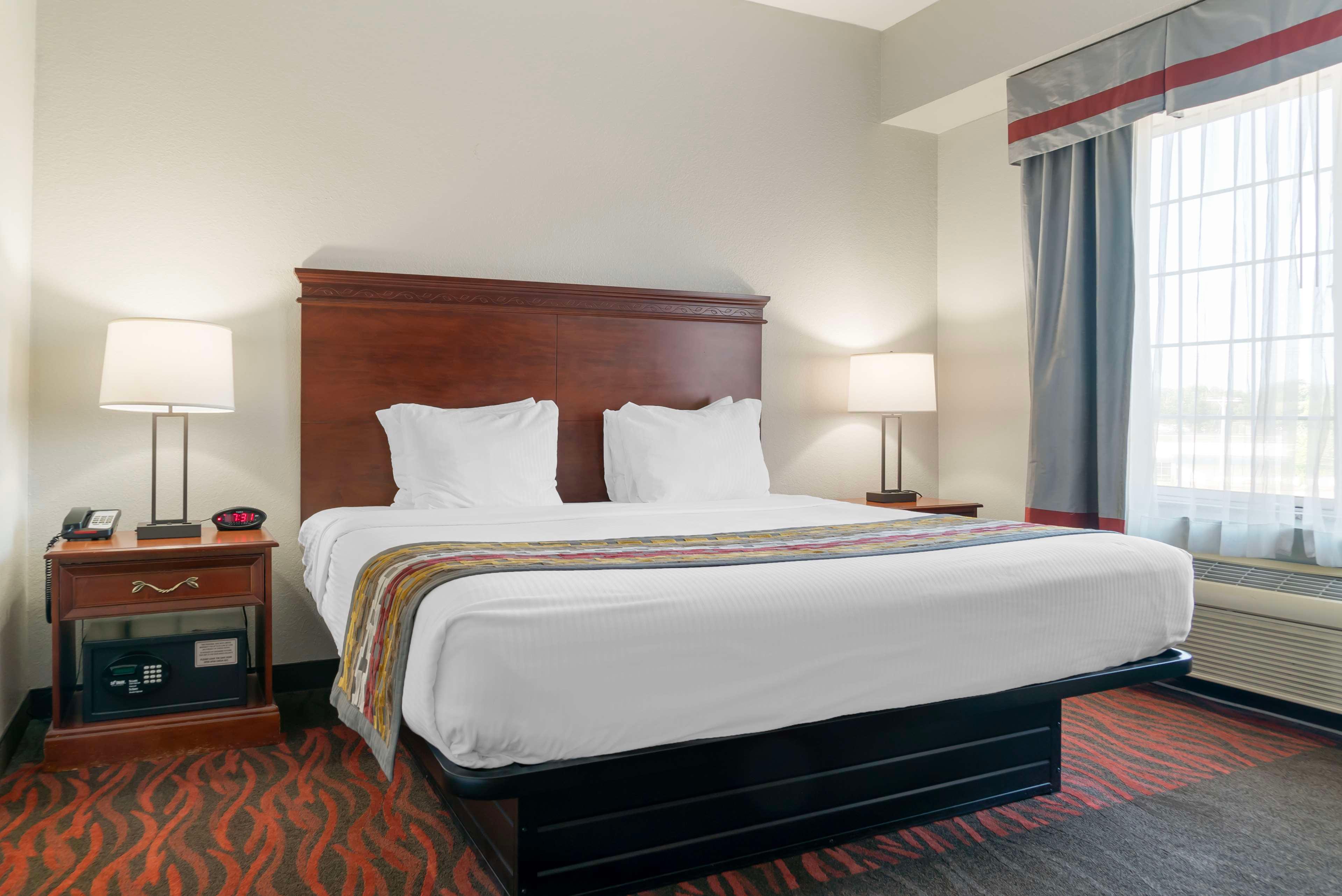 Suite, King Bed