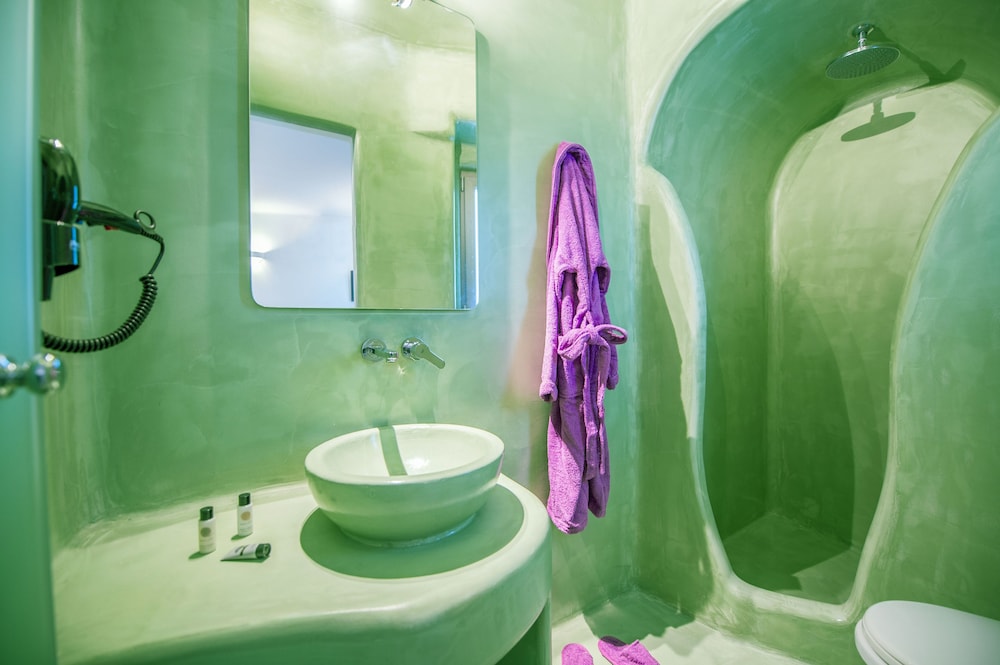 LA BELLEZZA ECO BOUTIQUE HOTEL 49/50
