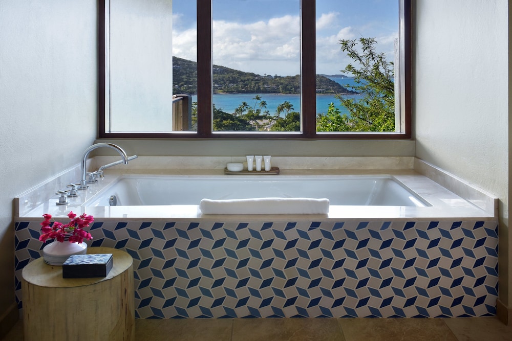 4 Bedrooms, Joy, Villa, 3 King Beds, 2 Queen Beds، Rosewood Little Dix Bay 3/3