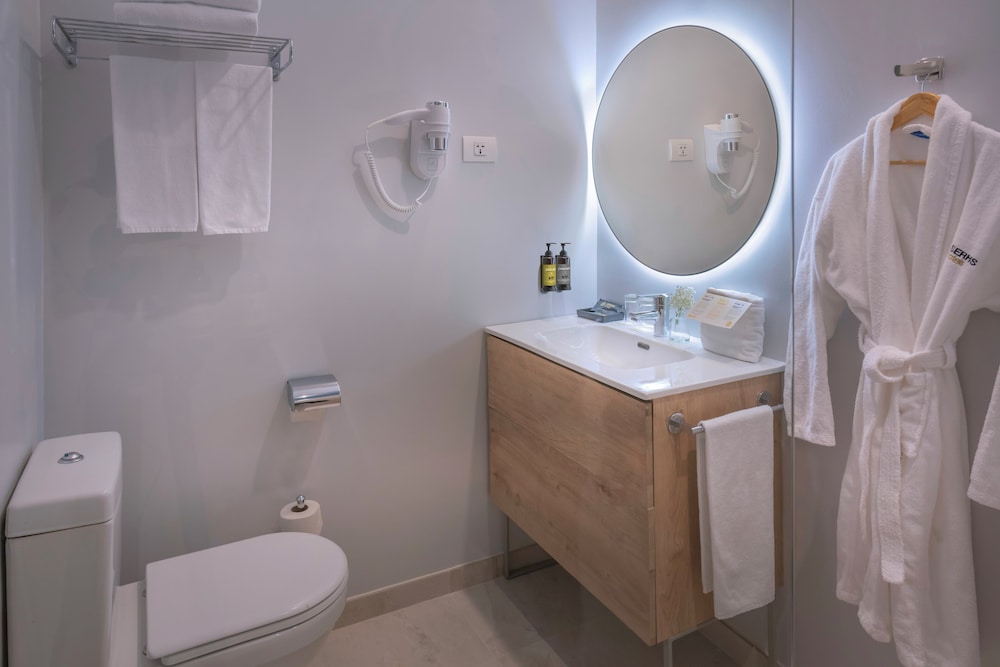 Serhs Carlit Boutique Hotel 65/66