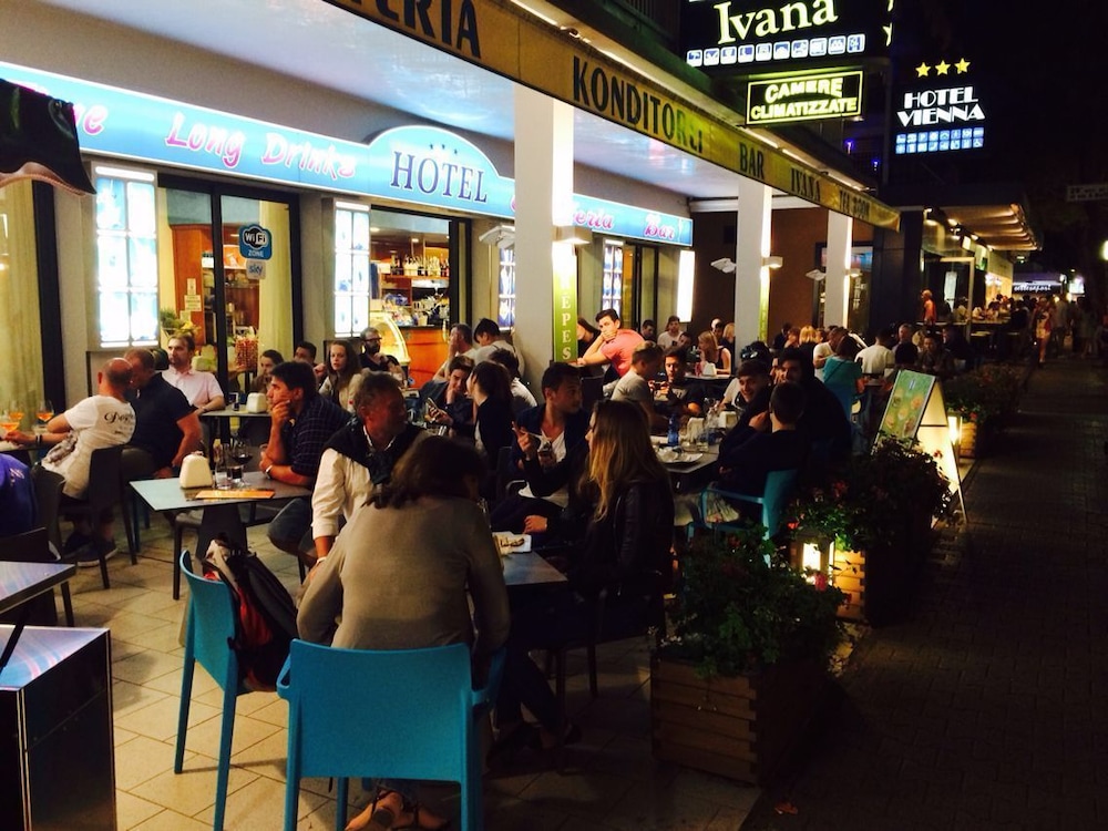 HOTEL IVANA 23/31