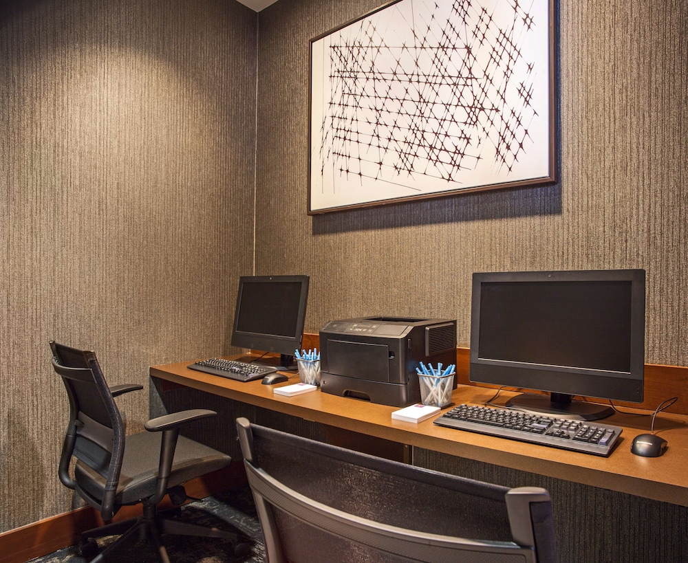 Hyatt Place Cincinnati/Blue Ash 23/28