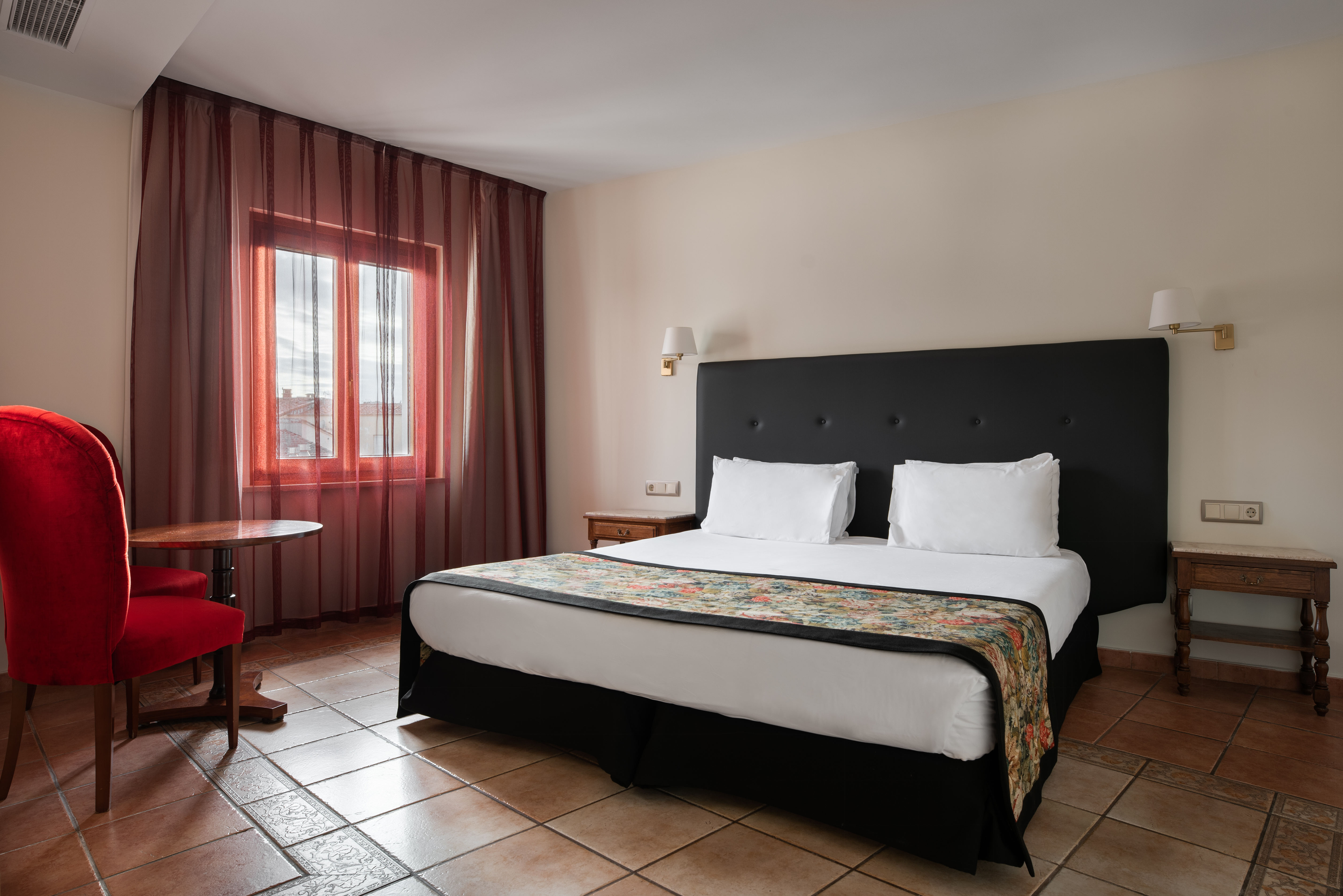 Room, Single, Double or Twin Bed
