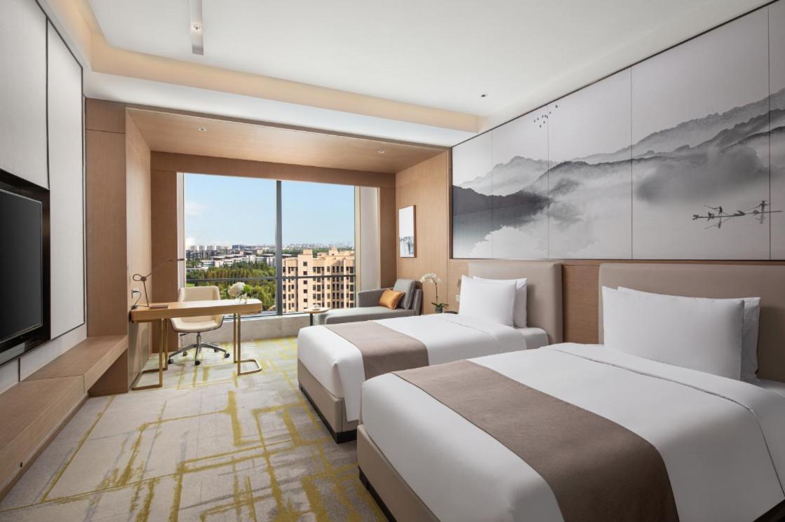 BUSINESS, TWIN BEDS
