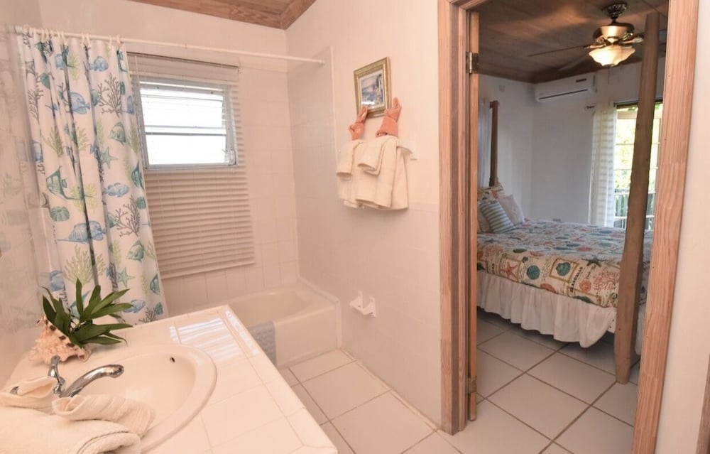 THE SUGAR APPLE BED AND BREAKFAST 44/50