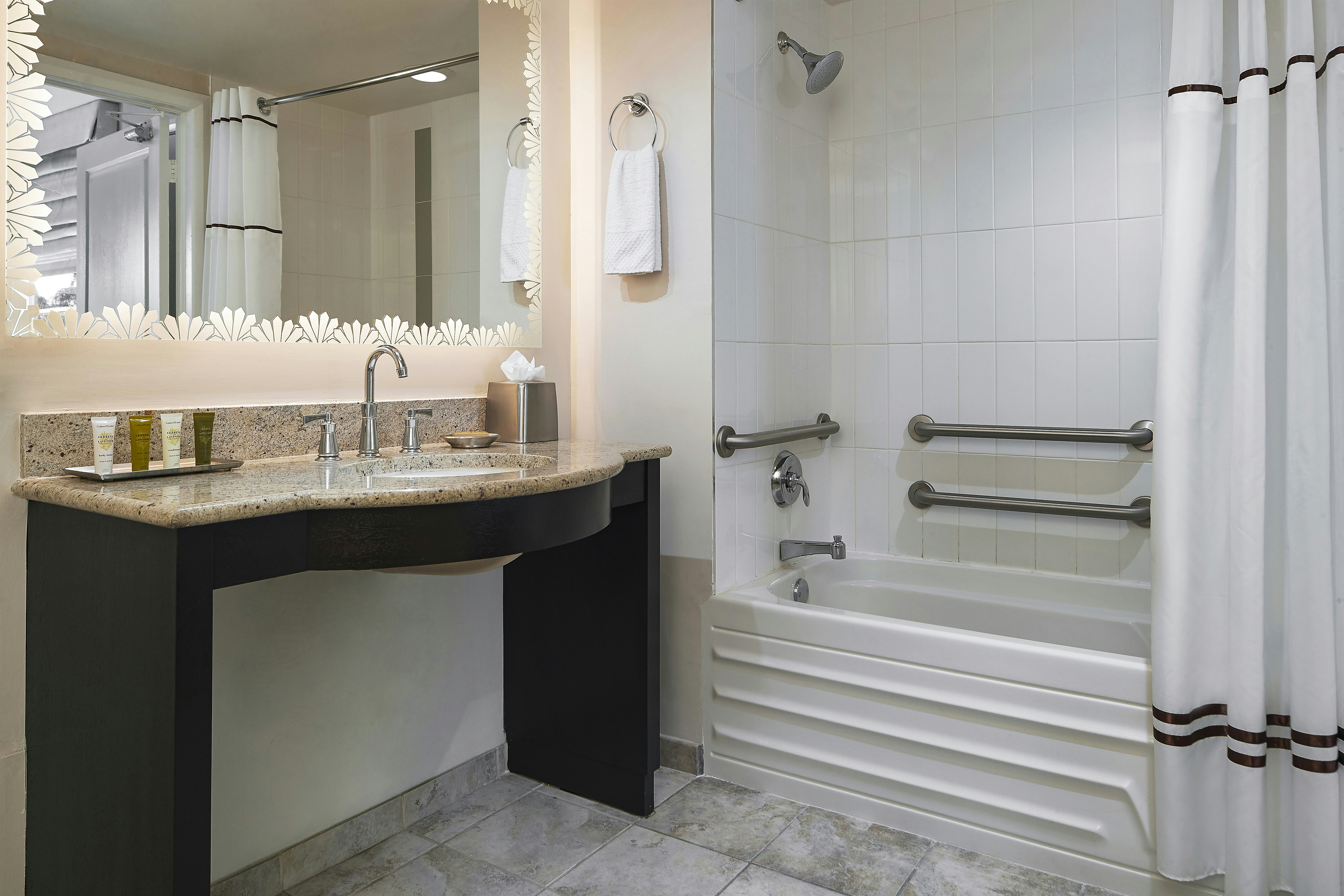 Hilton Grand Vacations Club McAlpin Ocean Plaza Miami 43/44