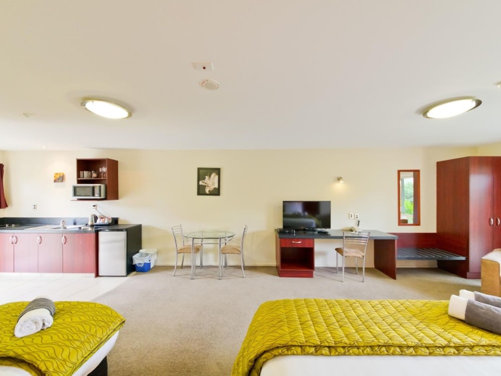 Avenue Motor Lodge 10/35