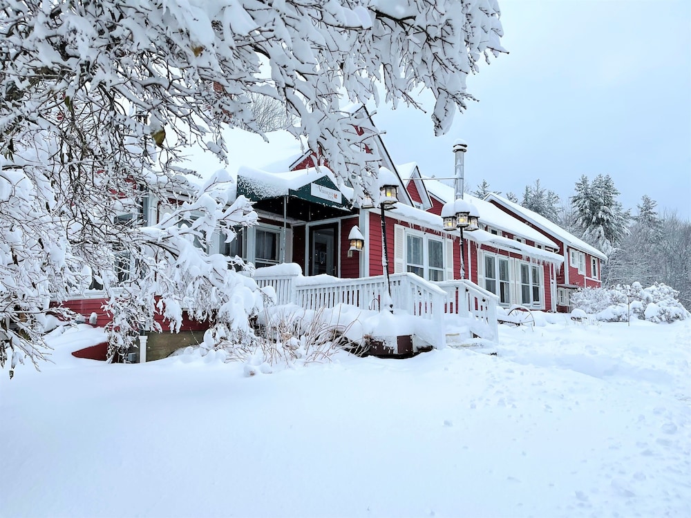 The Vermont Inn 3/50