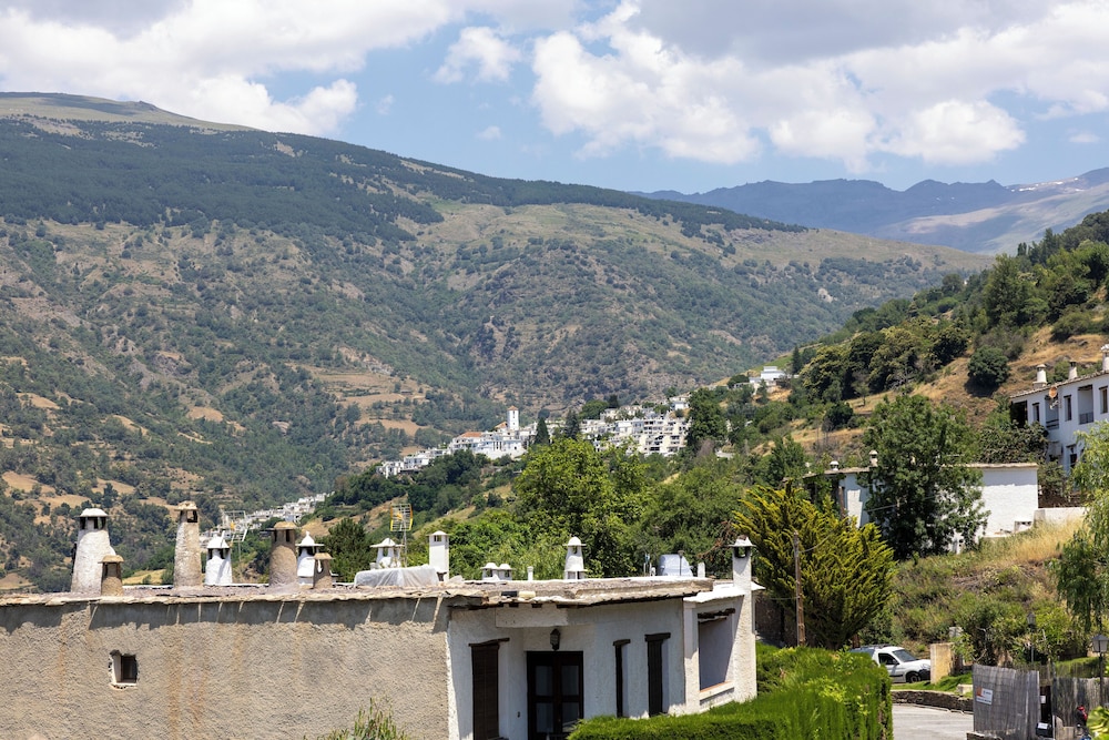 Villa Turistica de Bubion 53/57