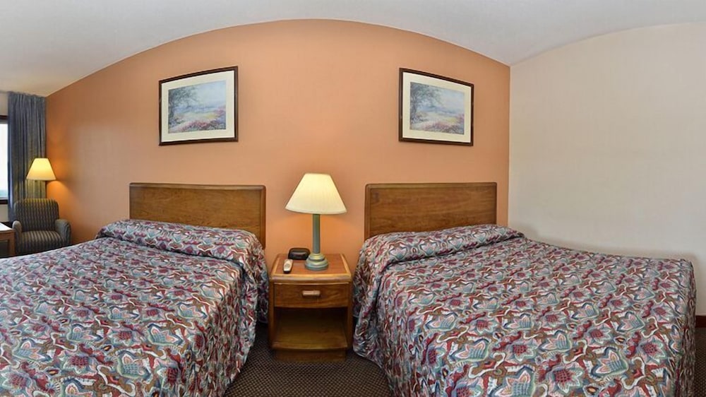 ECONO LODGE SHARON 8/16