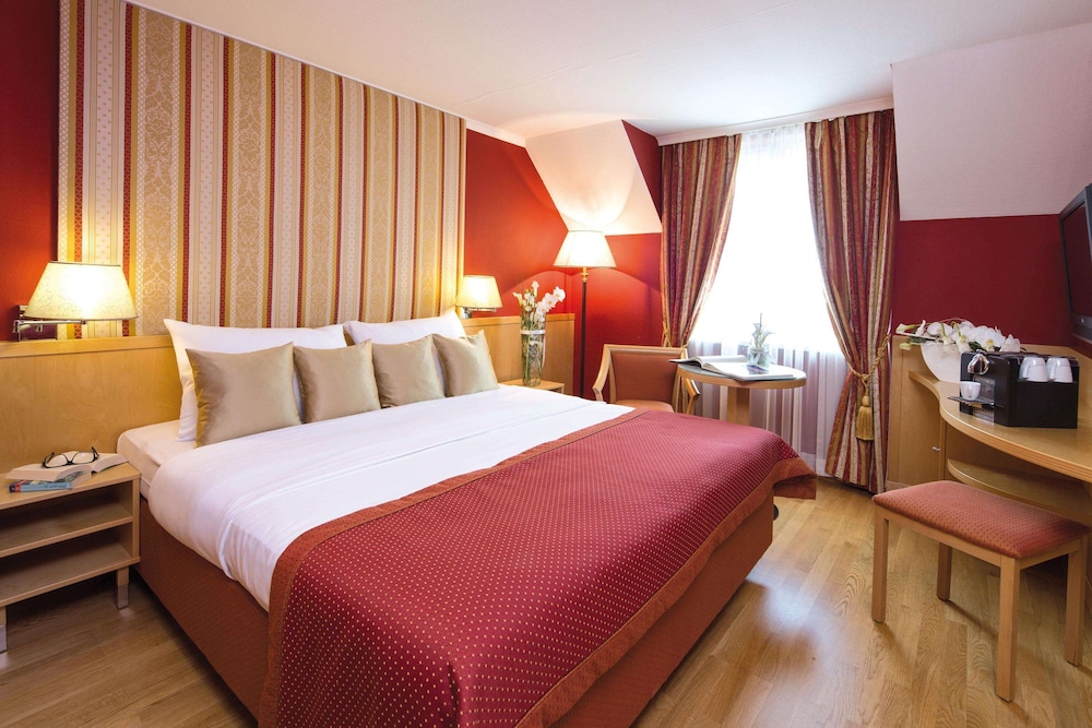 EXECUTIVE, DOUBLE BED