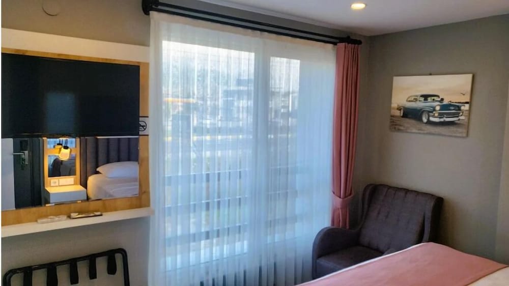 Lopera Deluxe Hotel 28/41