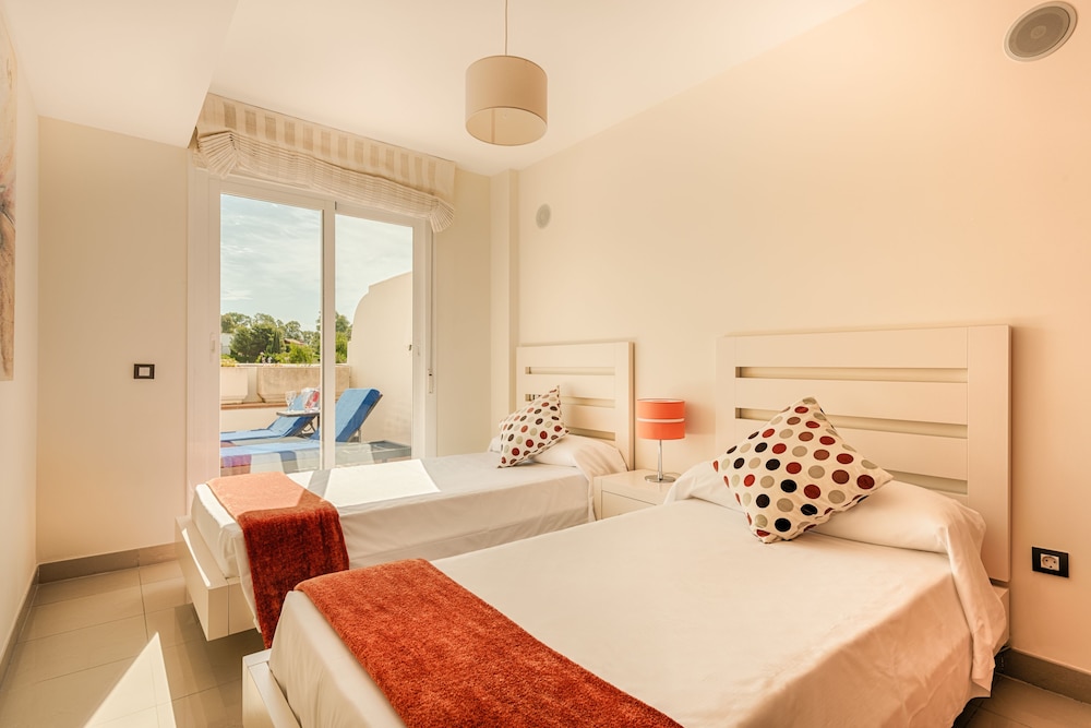 Cortijo Del Mar Resort 12/50