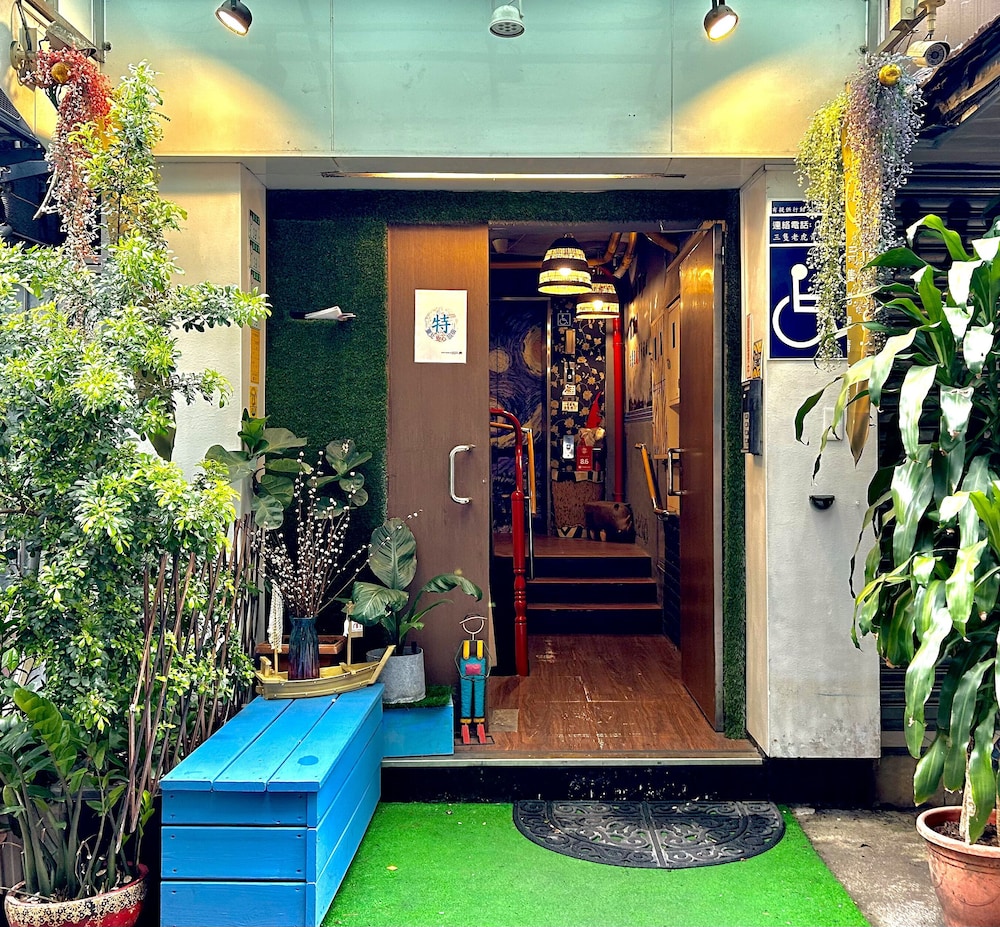 Ximen Triple Tiger Hostel 6/50