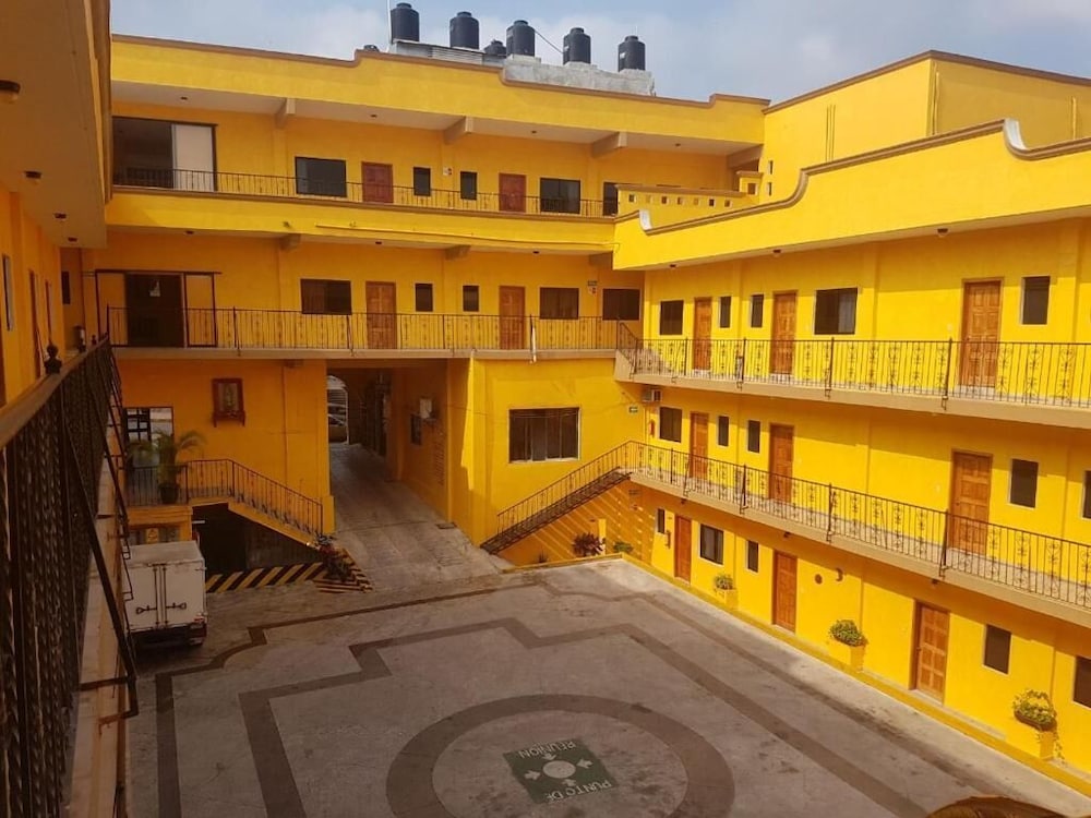 Hotel Arcos del Parque 6/46
