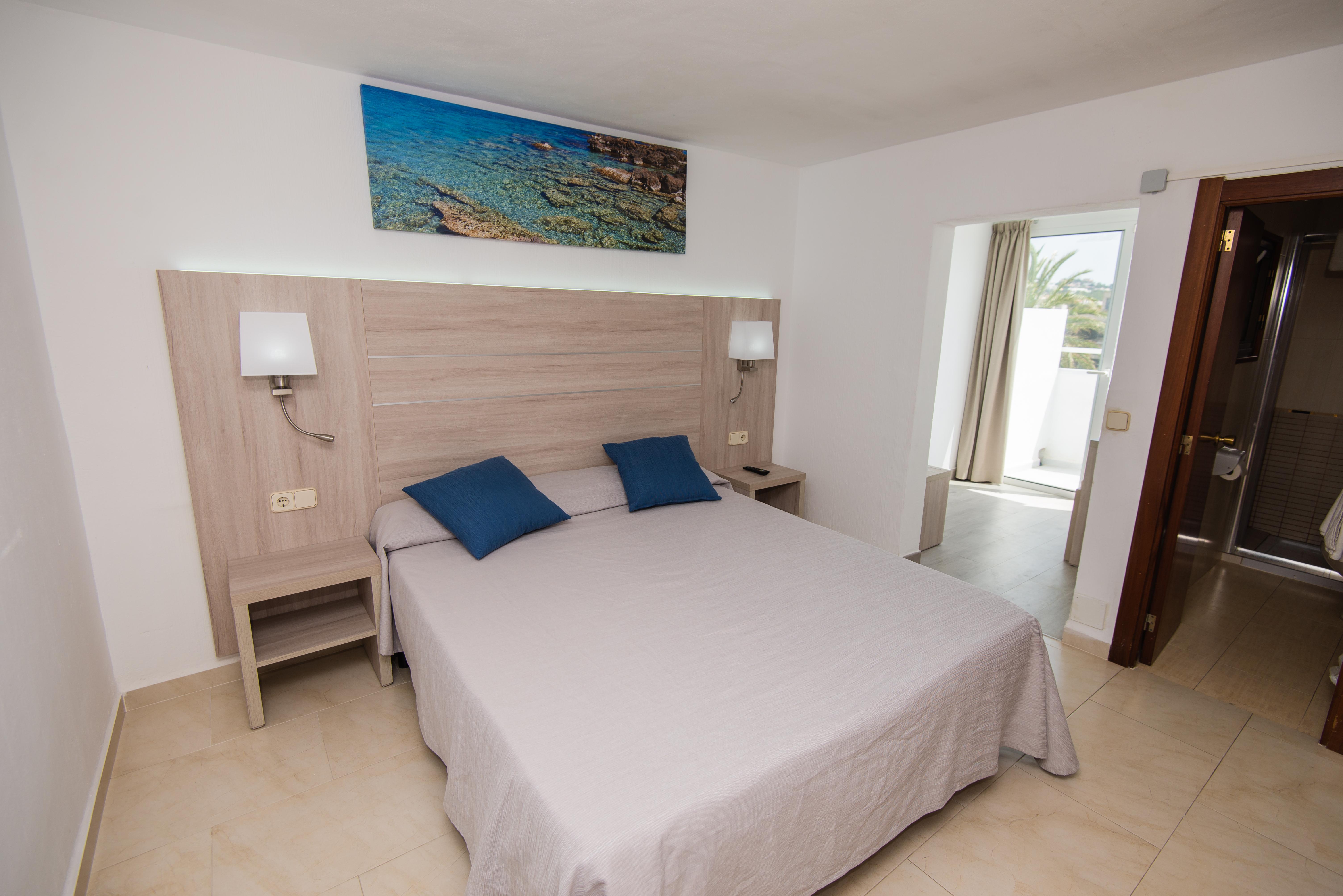 Standard, Double Bed, Balcony or Terrace