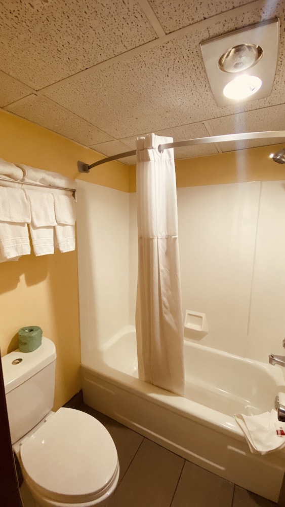 Days Inn by Wyndham Salina South 46/60