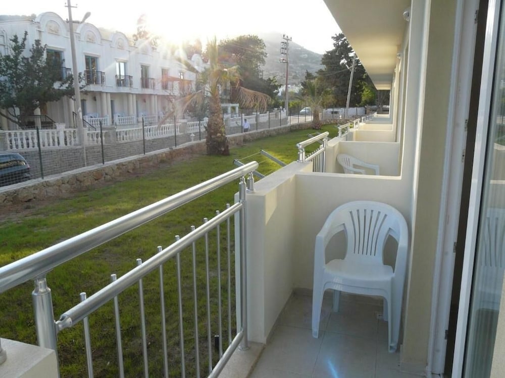 Viras Hotel 10/45