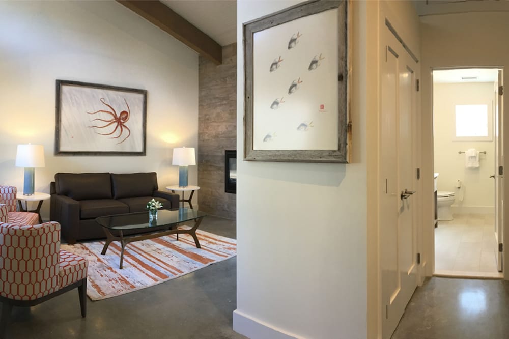Hampton Maid Hotel 26/50