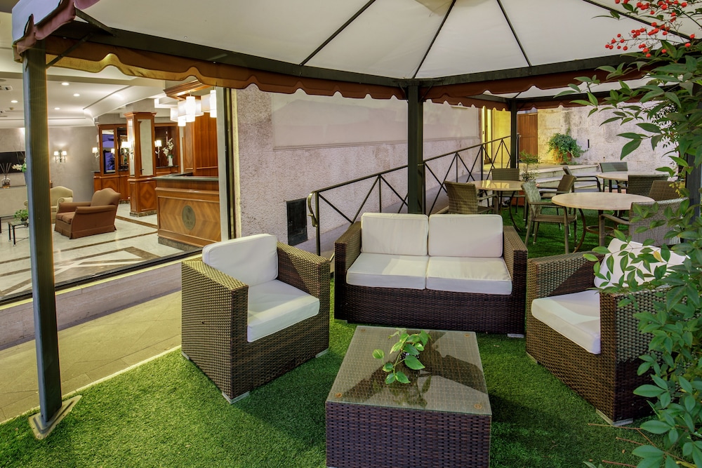 Santa Costanza Hotel 36/50