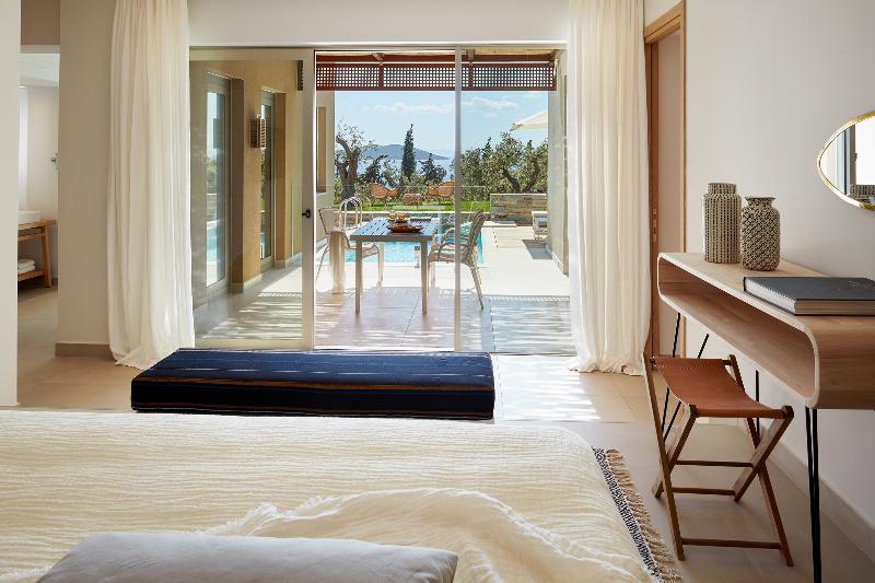 2 Bedrooms, Residential, Pool, Villa, Private Garden