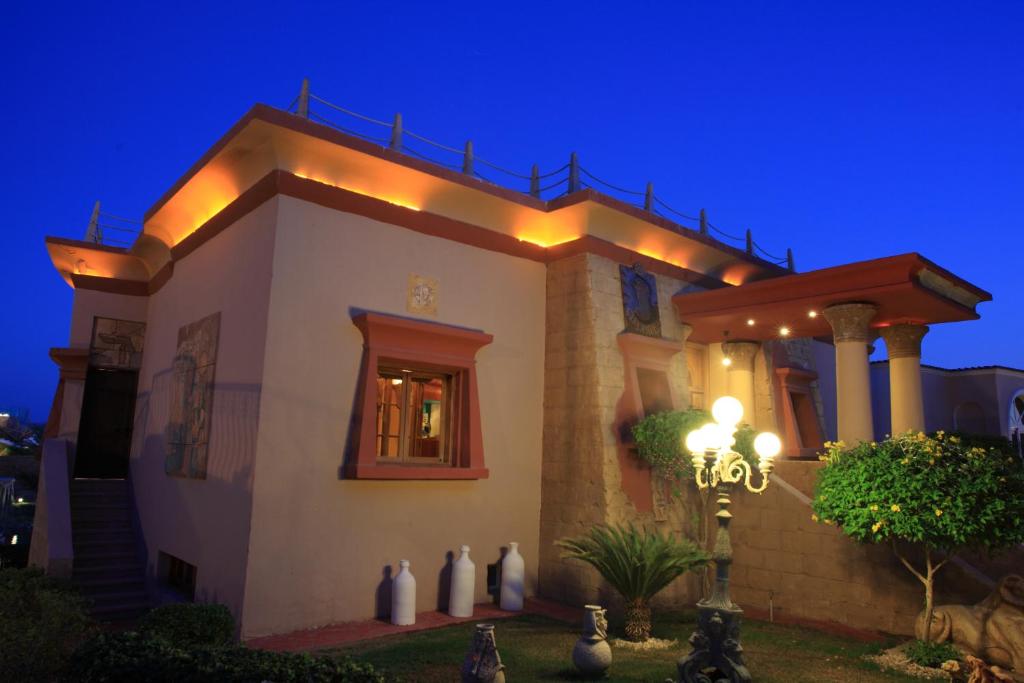 ROYAL SAVOY VILLAS 2/53
