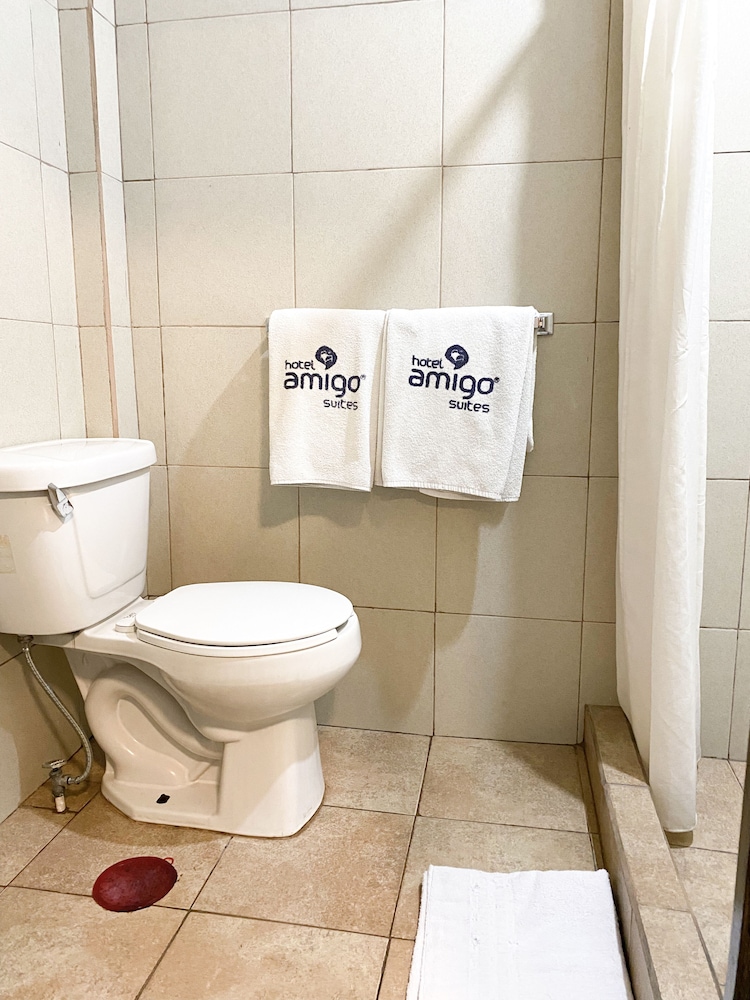 Amigo Suites Hotel 42/43