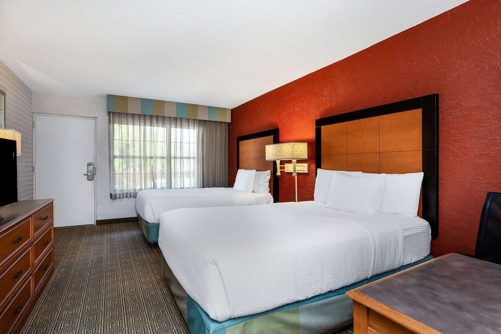 La Quinta Inn Tampa Airport Stadium Westshore 11/29
