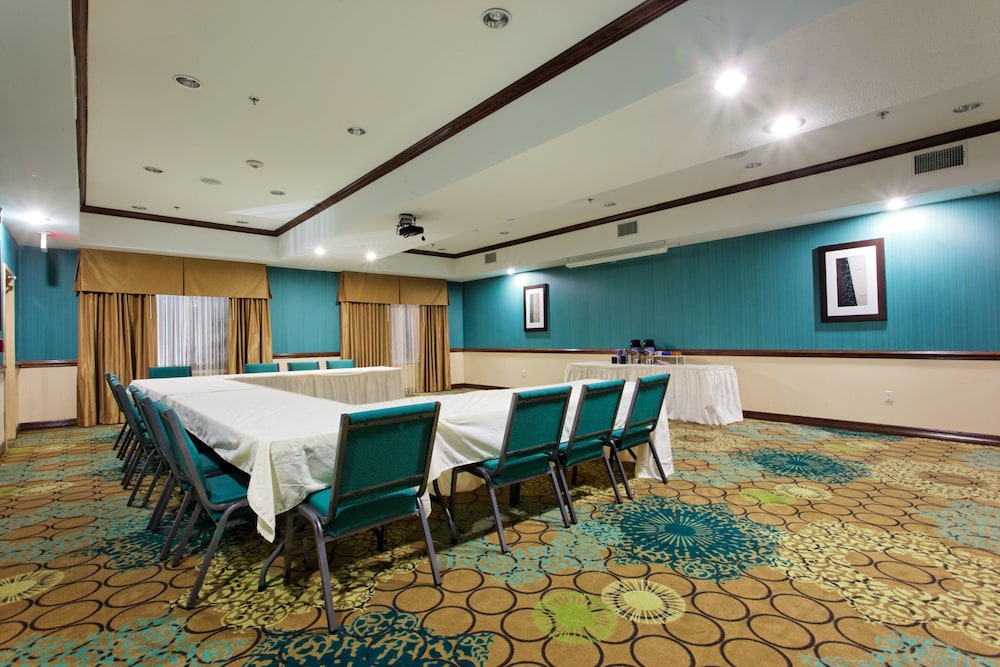 Holiday Inn Express Hotel Suites Corpus Christi Portland 51/54