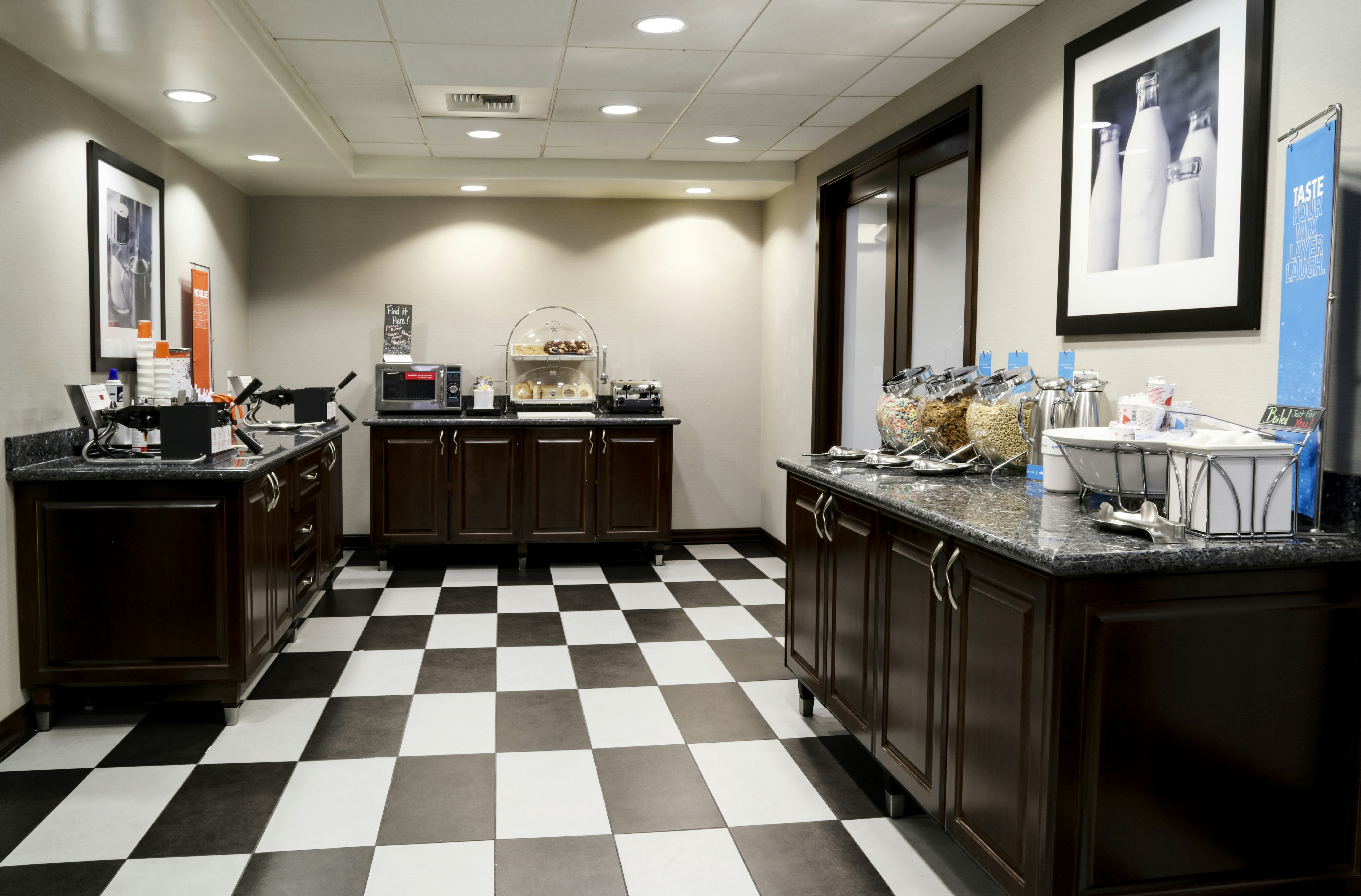 Hampton Inn & Suites Temecula 6/40