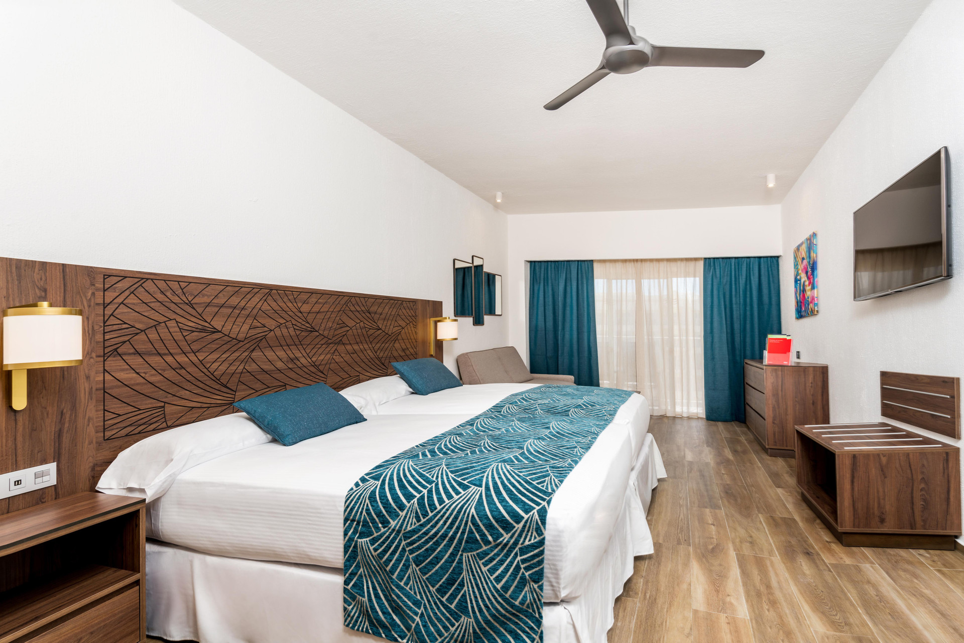 Standard, Double Bed, Partial Sea View