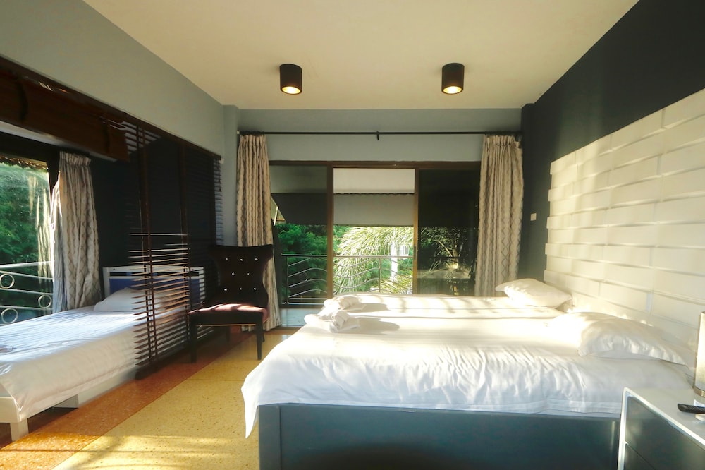 Momento Resort 48/78