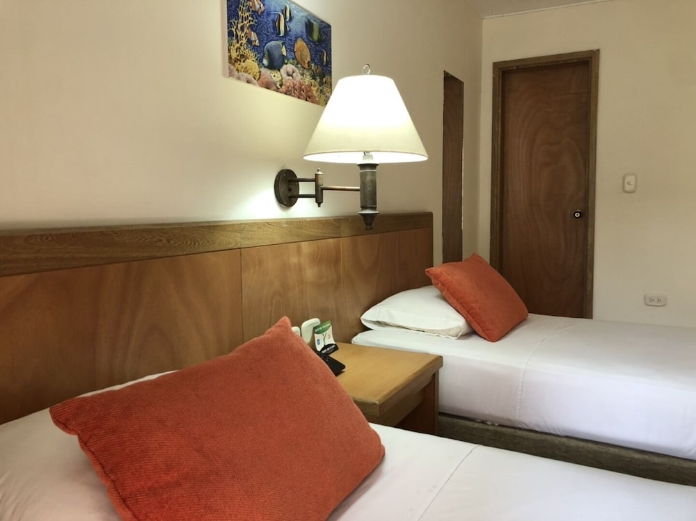 Be La Sierra Hotel 36/73