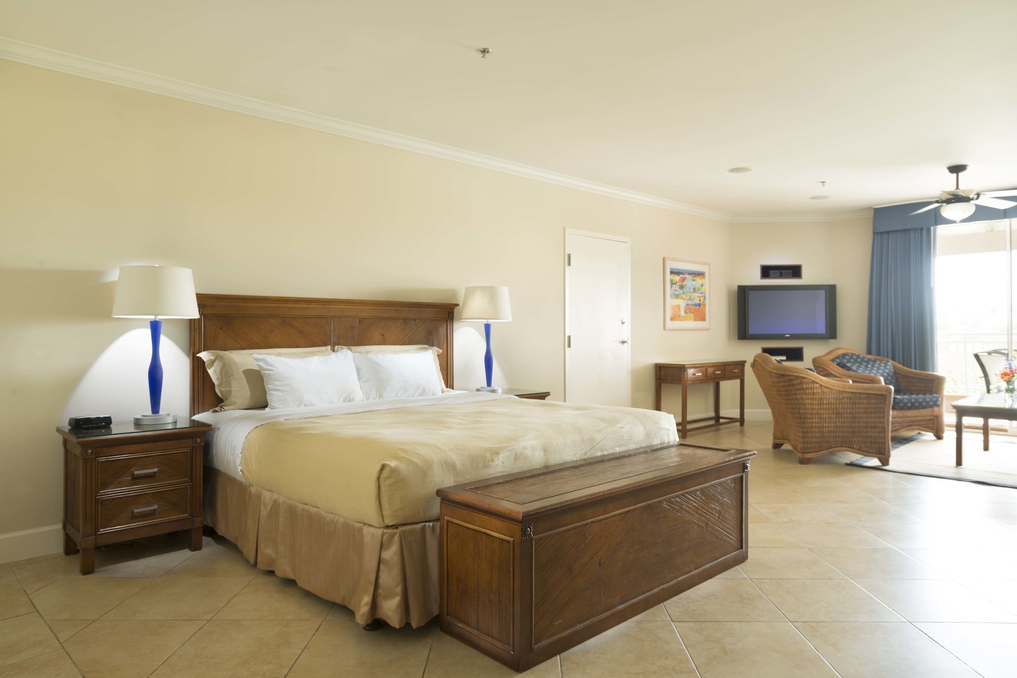 Studio, Suite, King Bed, Golf Course View, Sofa, Kitchen