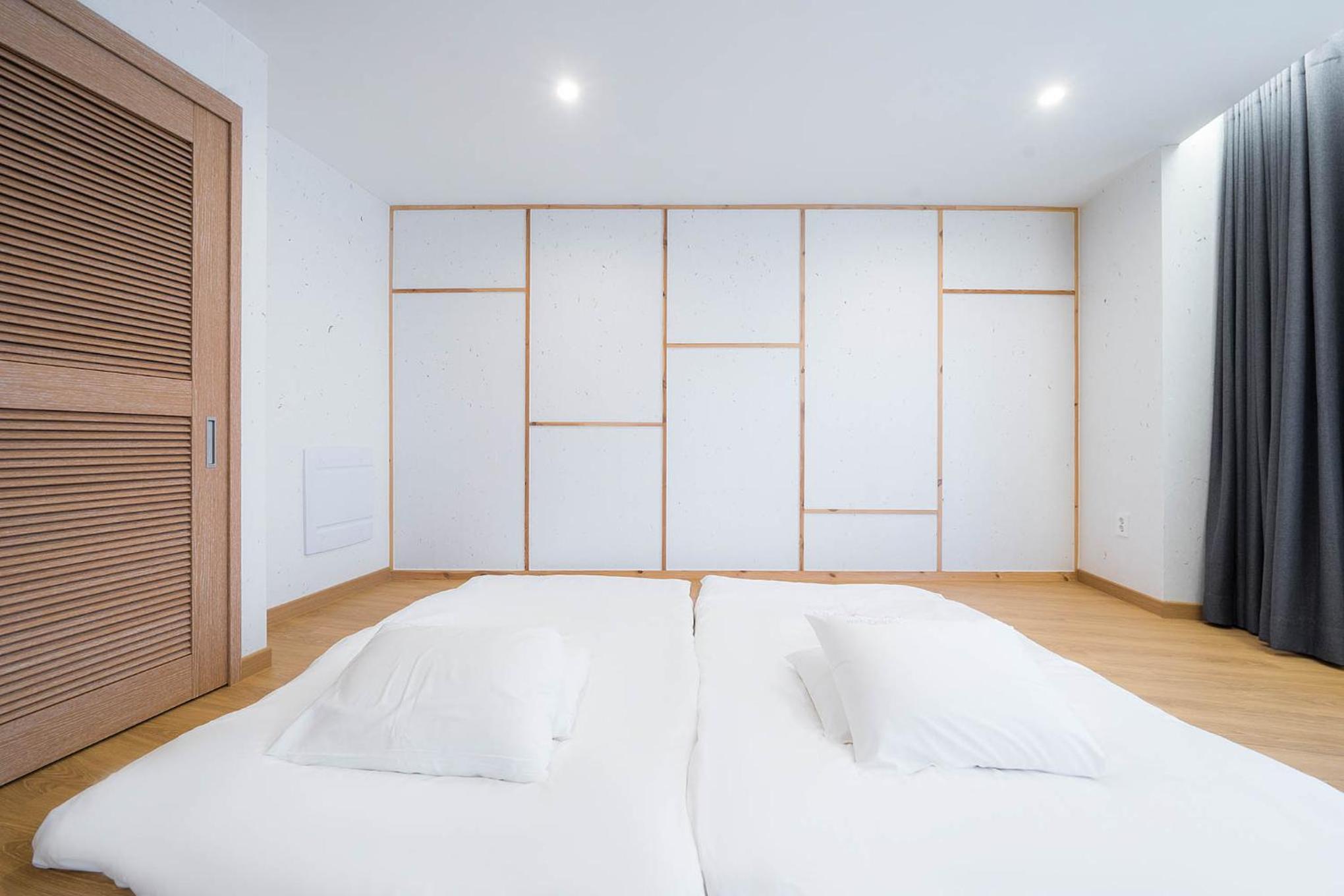 Korean, Double Bed